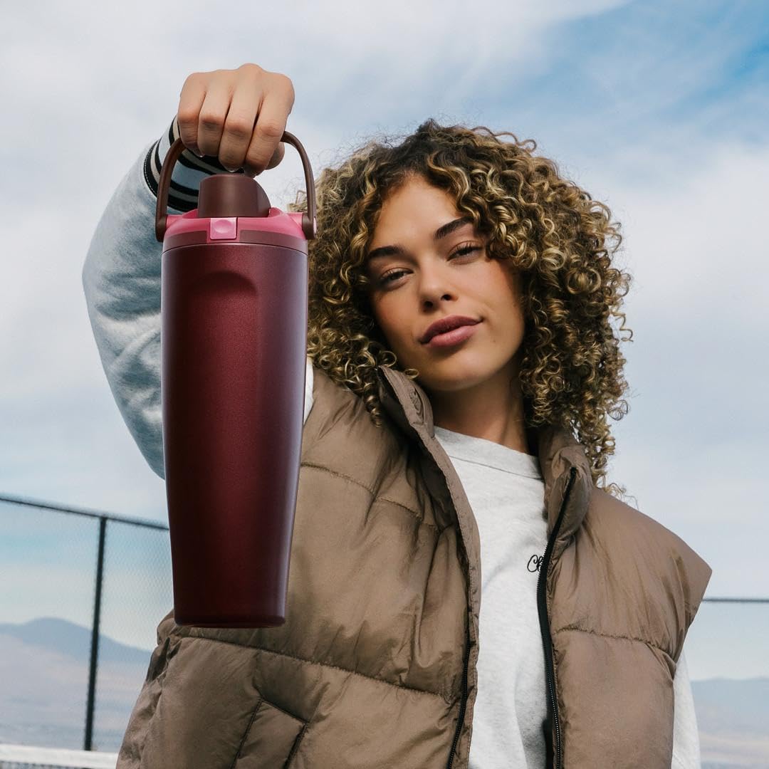 Stanley Quencher H2.0 FlowState Tumbler Review: The Hottest Cup Everyone Wants in 2025